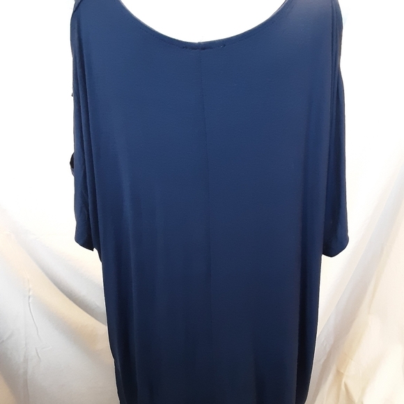 Lane Bryant V-Neck Top w/Detailed Sleeves SZ18/20 - Picture 3 of 7